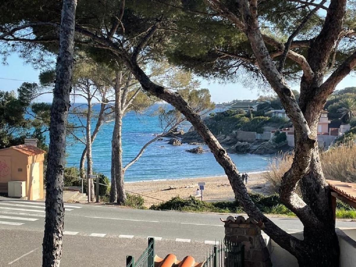 Entre St-Raphael Et St-Tropez. Studio Pieds Dans L'Eau, A Partir De 600 Euros/Semaine. Saint Aygulf Exterior photo