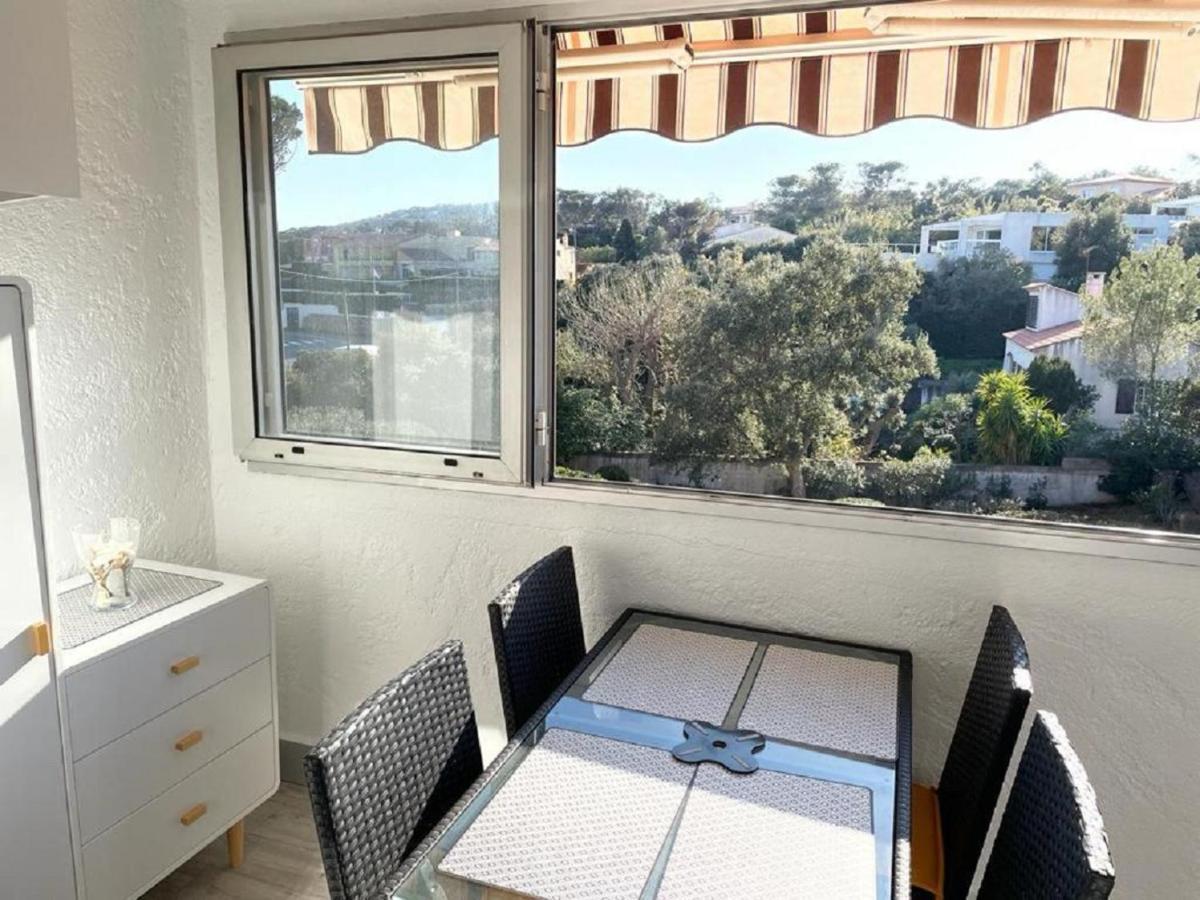 Entre St-Raphael Et St-Tropez. Studio Pieds Dans L'Eau, A Partir De 600 Euros/Semaine. Saint Aygulf Exterior photo